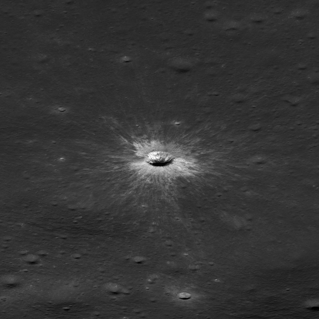 Oblique view of the new crater.