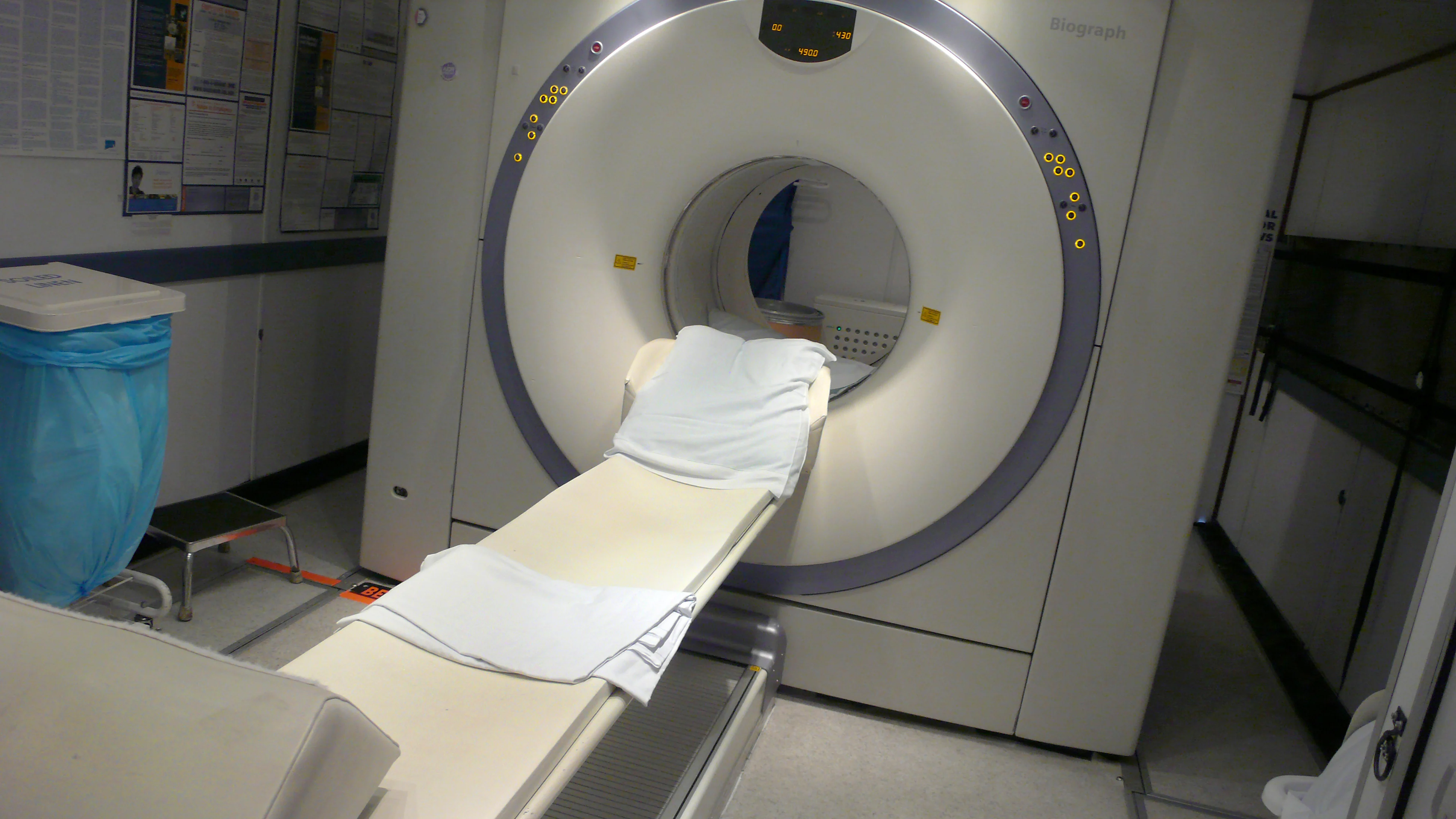 Kombinovani PET i CT skener u bolničkoj sali